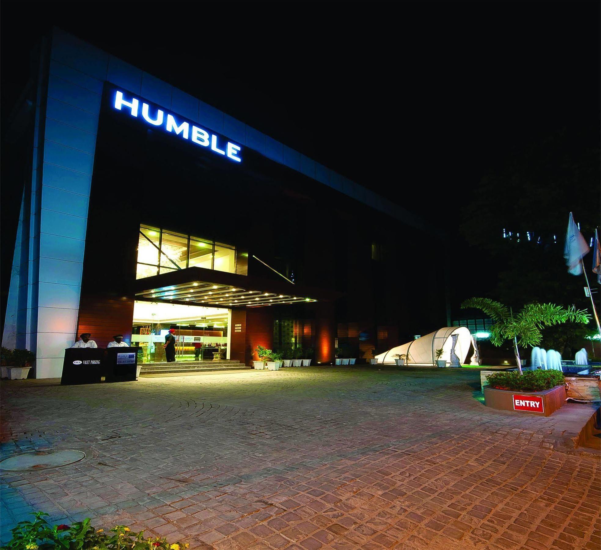 Humble Hotel Amritsar Exterior photo